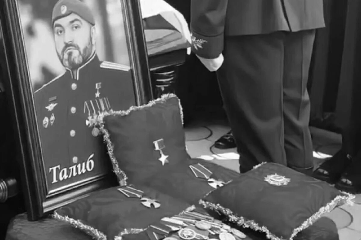    Герой России Тибилов за несколько недель до гибели виделся с главой Осетии