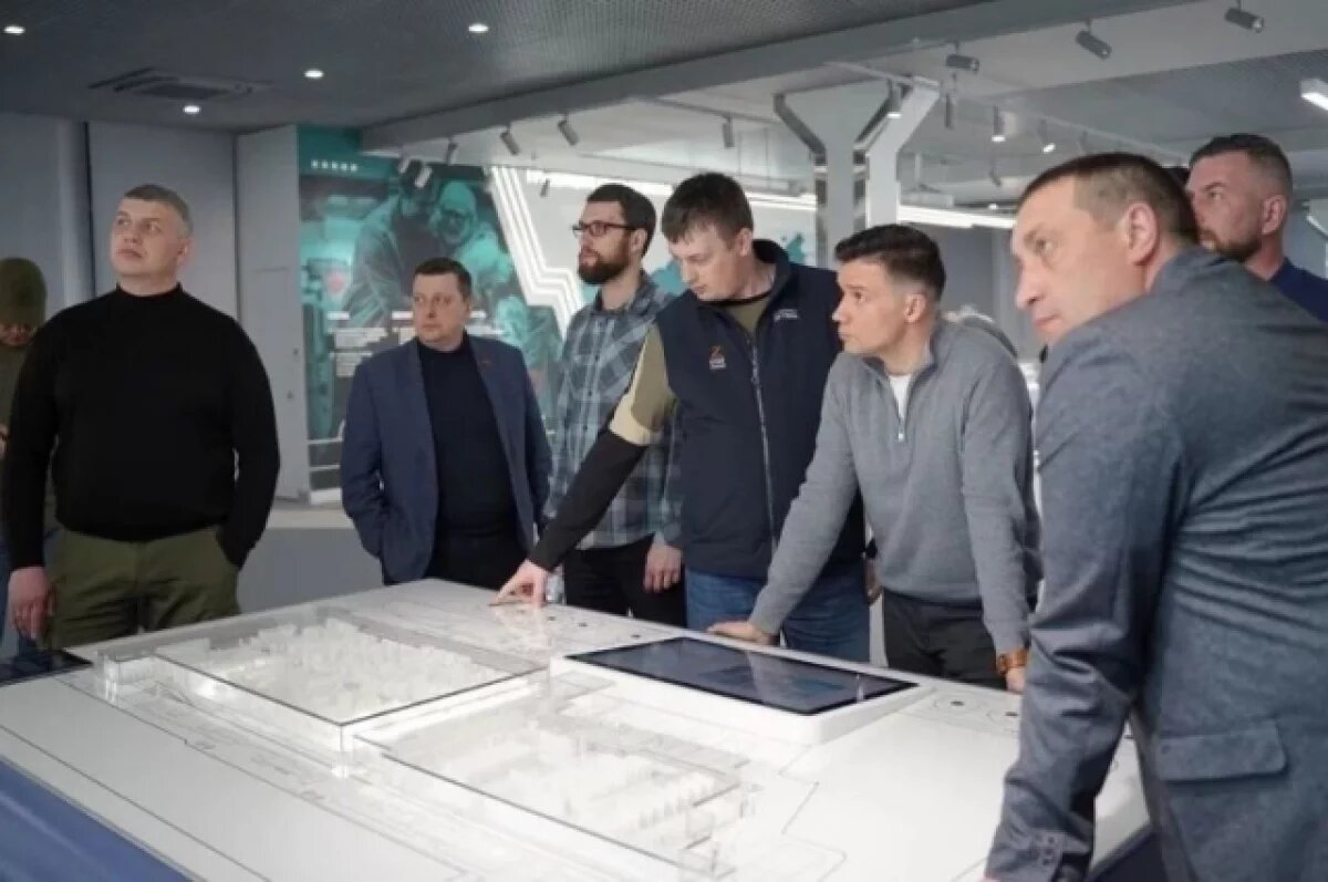    Свердловские власти организовали для участников программы «Время героев» региональную стажировку.