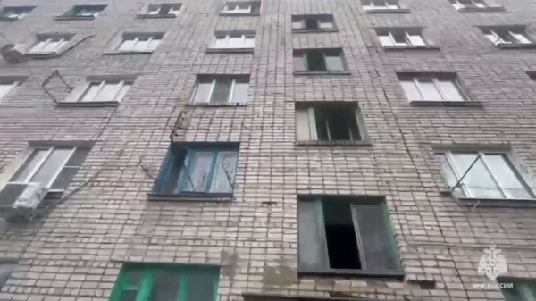    В подъезде из-за пожара началось сильное задымление