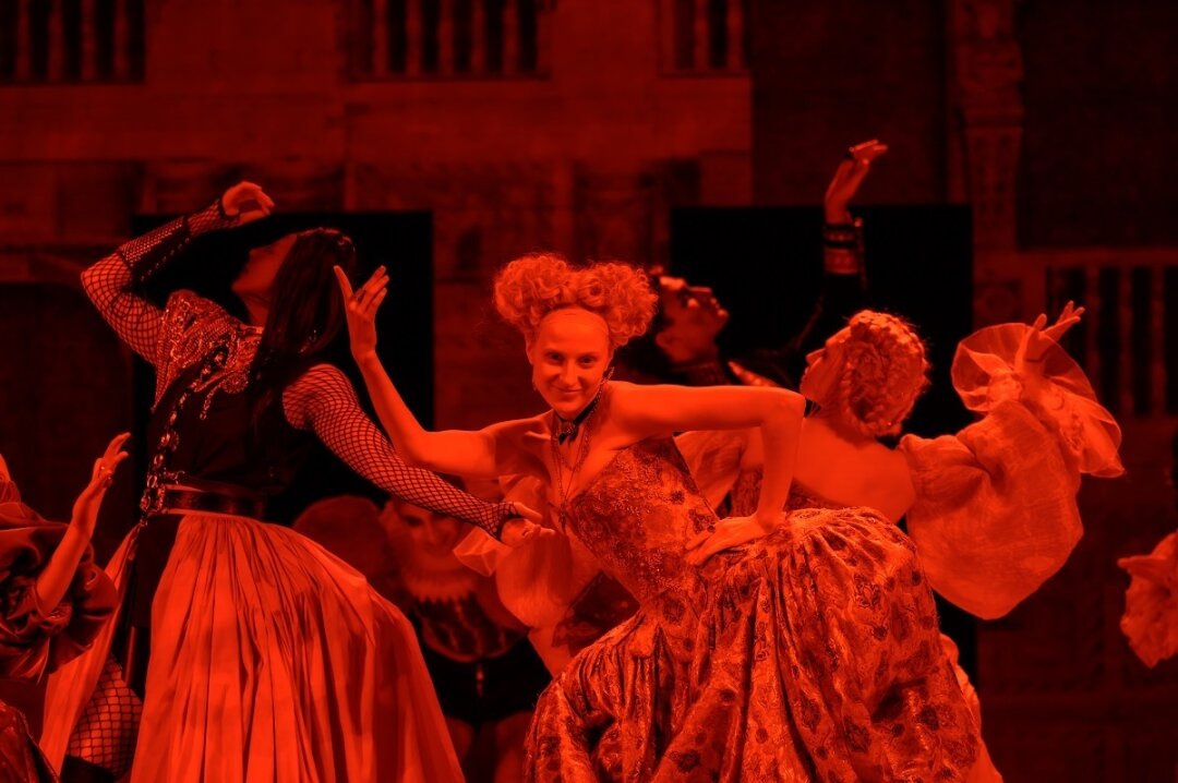    Спектакль "Как вам это понравится?" Фото: Изображение предоставлено Собака.ru пресс-службой МХТ им. Чехова. Фото: Александра Торогушникова