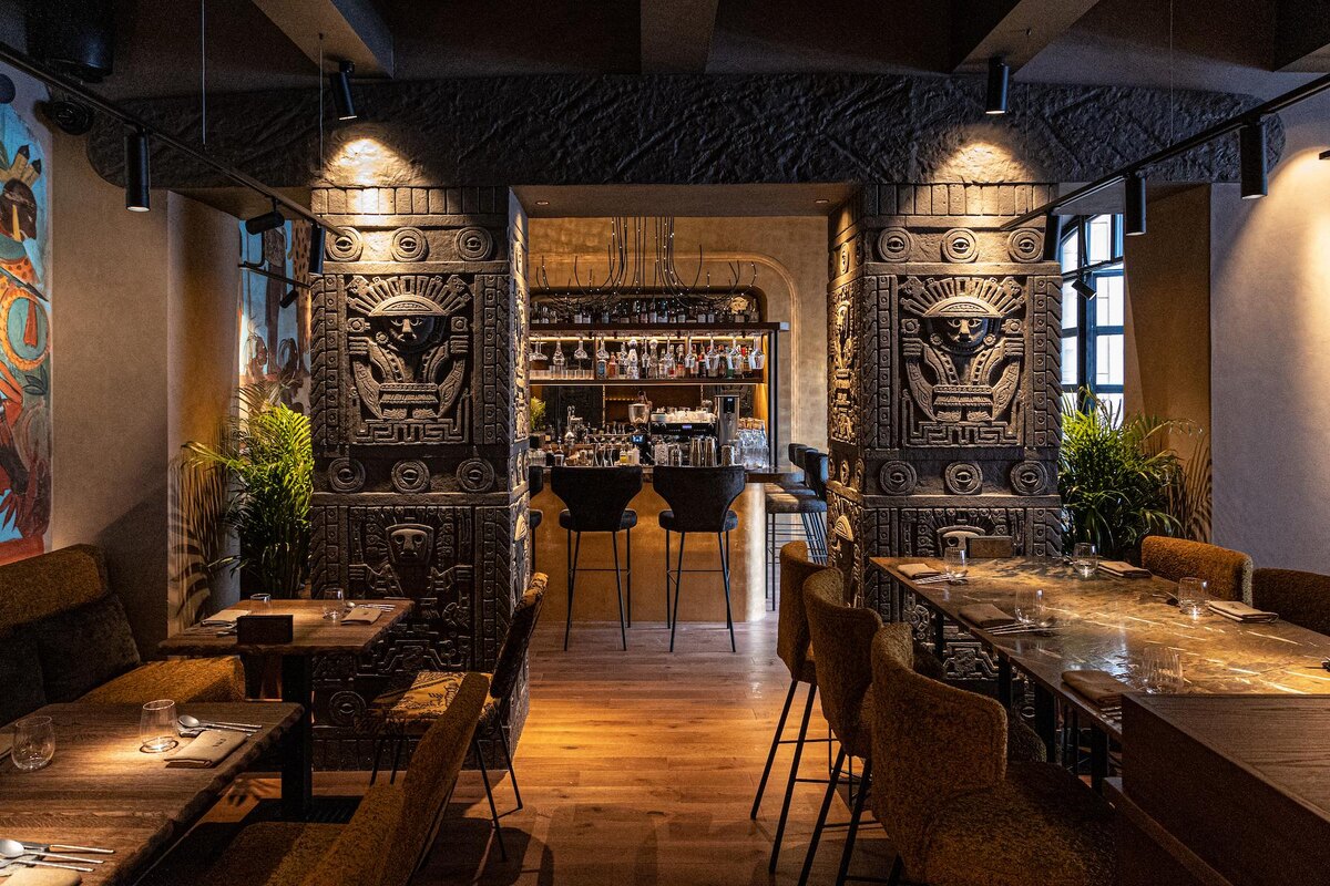 Фотографии интерьера я позаимствовал на сайте ресторана.