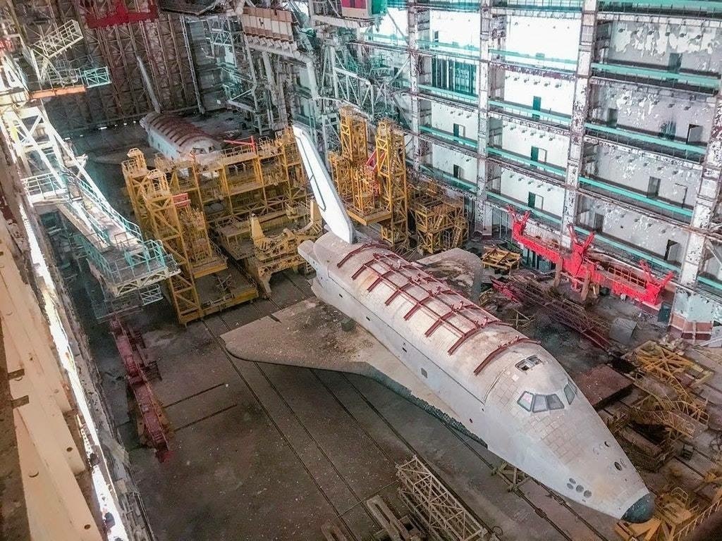 ОК 1.02 "Буря" в ангаре на "Байконуре". Фото с "Яндекс.Картинки".