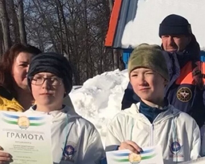 Дамир (на снимке в очках) и Павел. Фото опубликовано «КП-Уфа» из архива родственников подростков