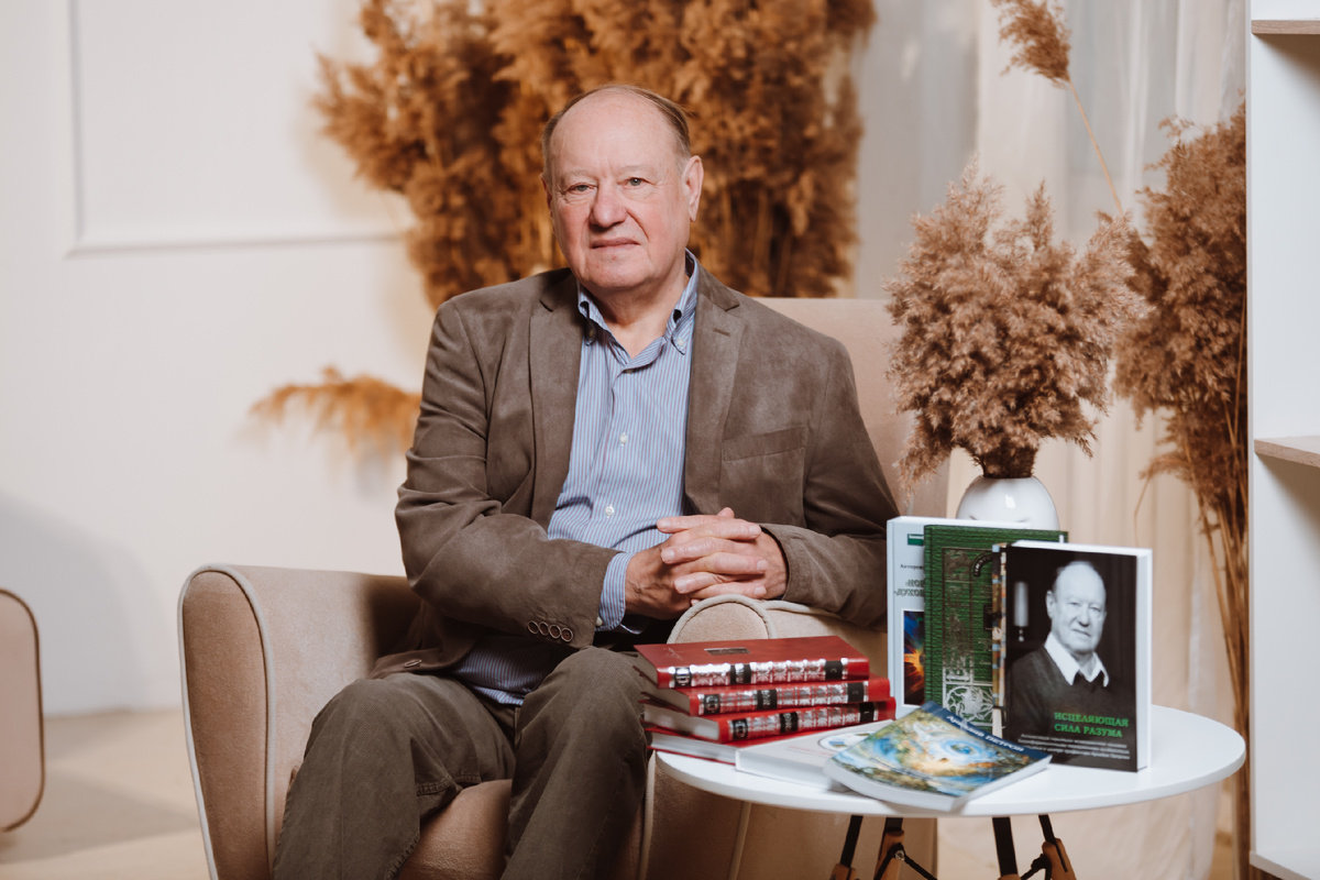 Автор методологии, основатель учения "Древо Жизни" Аркадий Петров