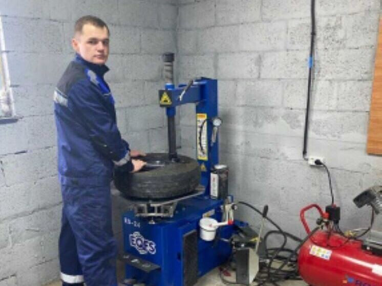     Житель белгородского села открыл шиномонтаж благодаря соцконтракту, фото: belregion.ru