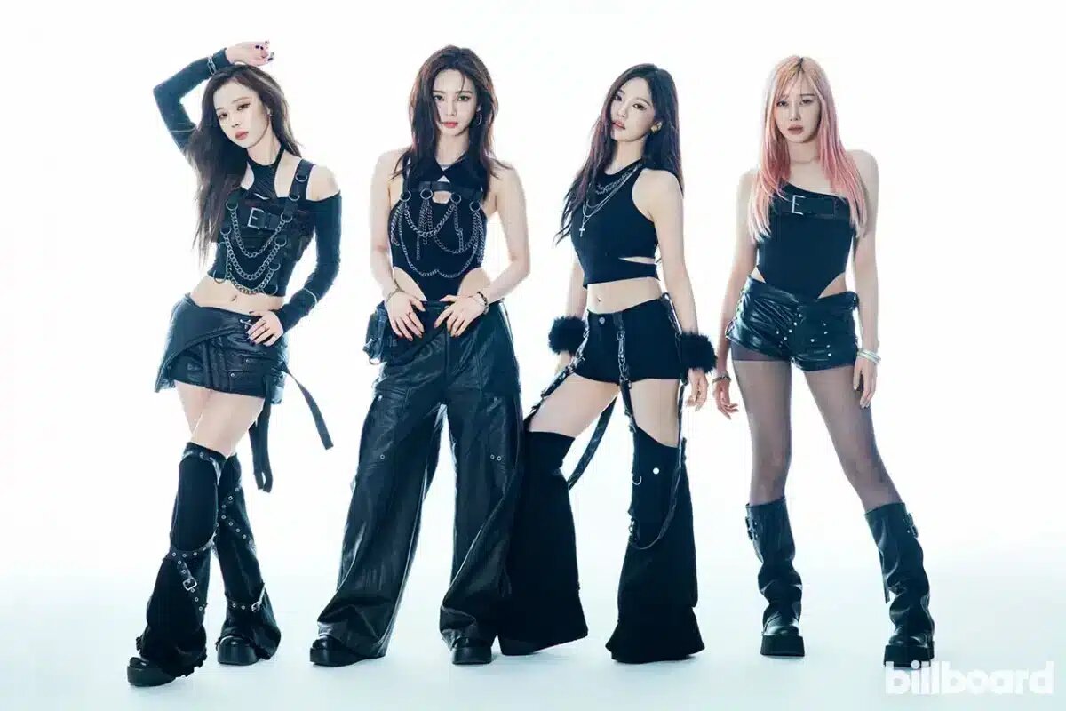    Слева направо: Винтер, Карина, Ниннин и Жизель из aespa на фотосессии 10 февраля 2025 года в Нью-Йорке