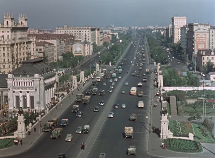 Кадр из фильма «Девушка без адреса»