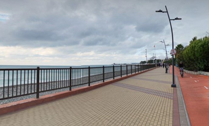 Набережная Сириуса весной