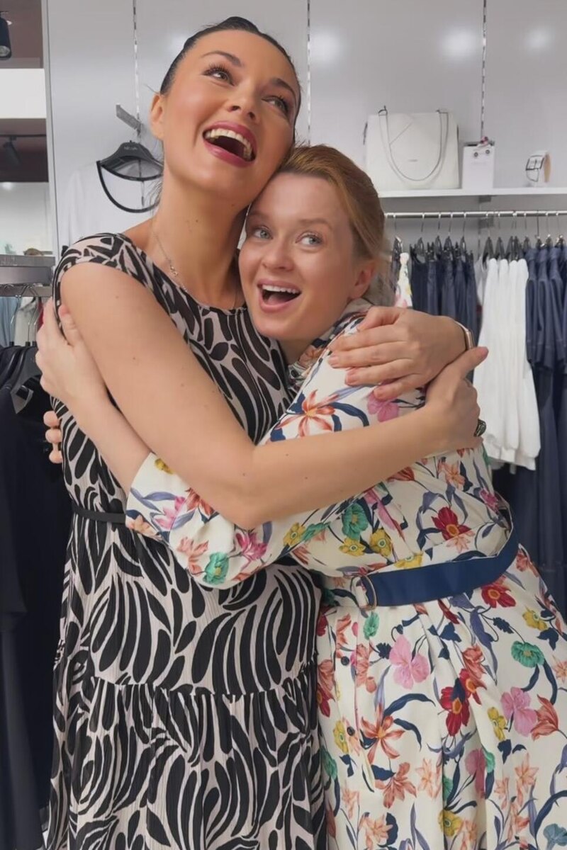    Юлия Такшина и Екатерина Копанова Социальные сети