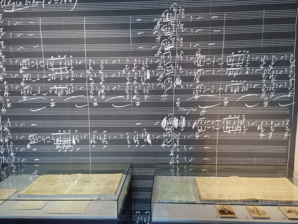 Экспонаты с рабочего места композитора (ФОТО АВТОРА)