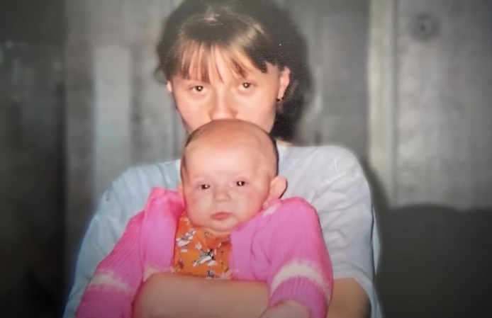 Фото Ольги с дочкой. Показано в фильме Елены Погребижской