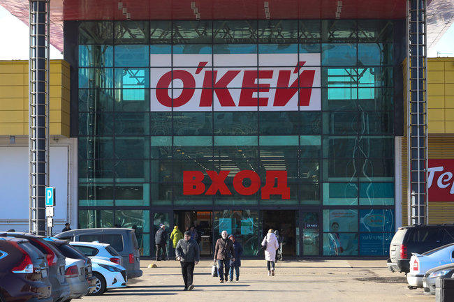    Санкт-Петербург. Вход в гипермаркет "О'КЕЙ", расположенный на Пулковском шоссе. Роман Пименов/ТАСС