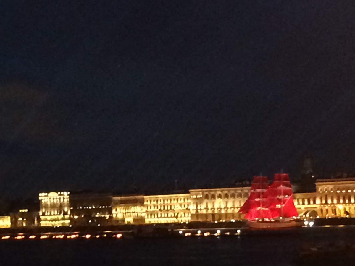 Мы всегда мечтали побывать на фестивале „Алые Паруса“. И в 2019 году нам удалось увидеть этот праздник своими глазами 😍 