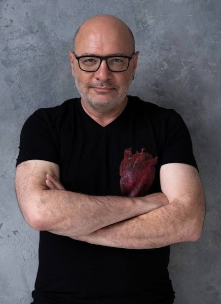 Зицер Вадим Семёнович — педагог, основатель петербургской школы неформального образования «Апельсин».