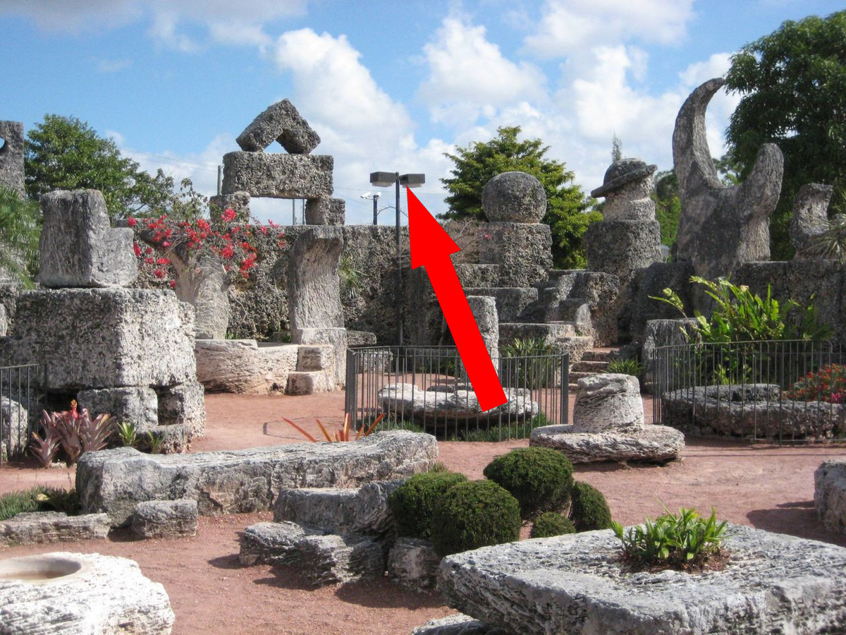    Коралловый замок: Тайна одного гения