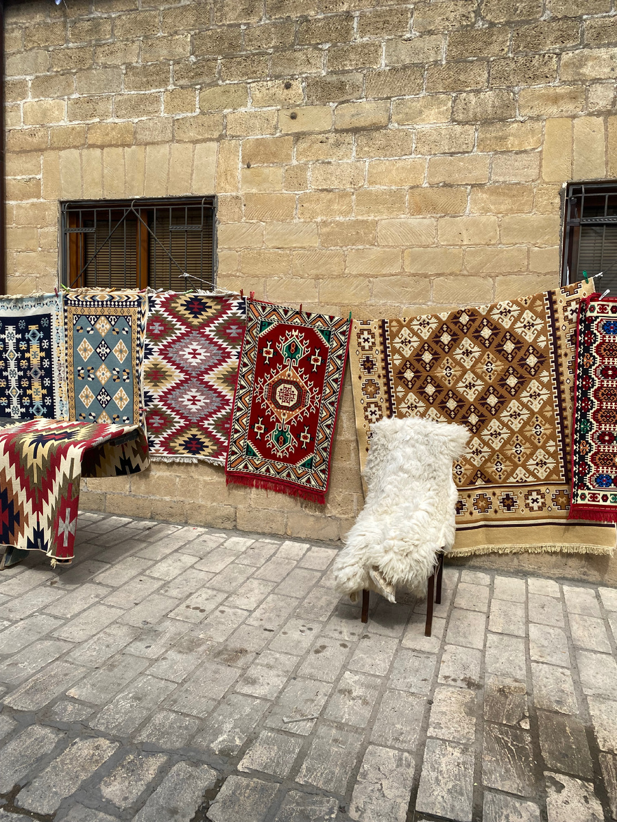 Словно Идешь по Великому шелковому пути