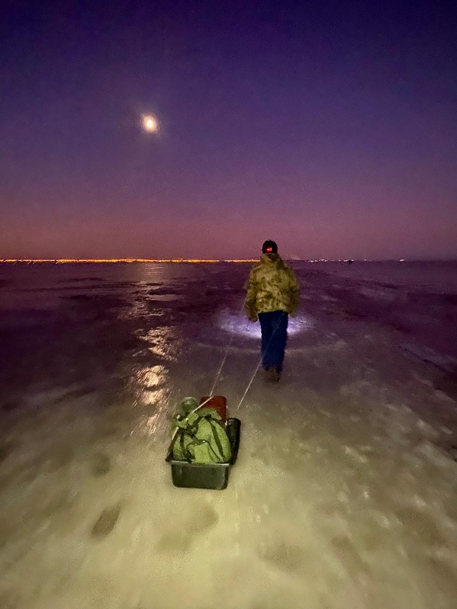 Корюшиная рыбалка начинается ночью