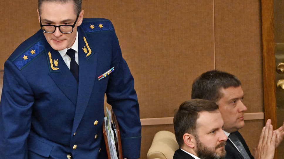 Заместитель генпрокурора Анатолий Разинкин (слева).📷Фото: Дмитрий Духанин / Коммерсантъ