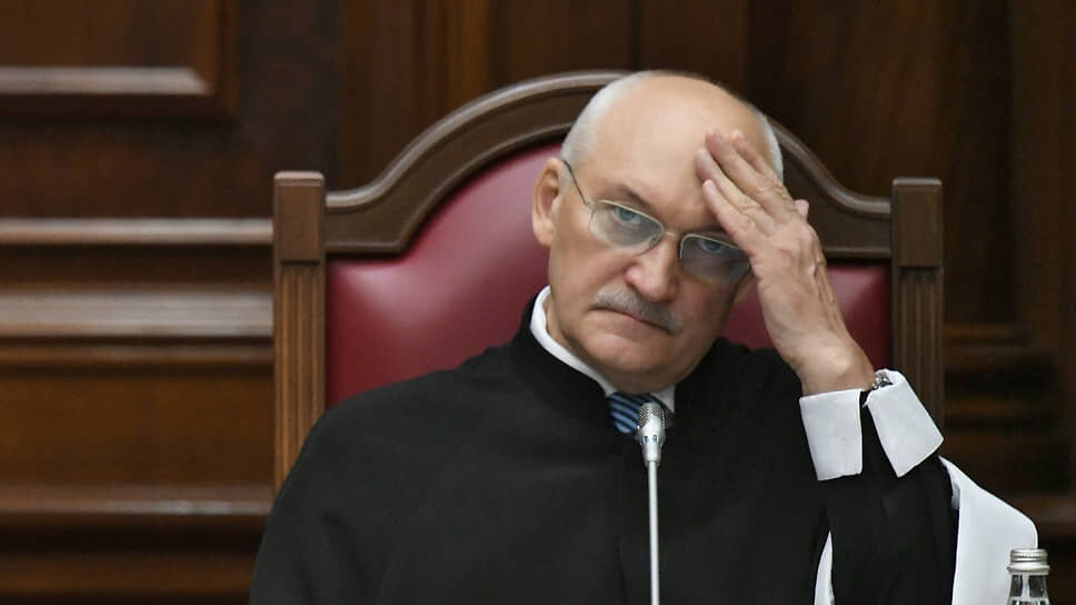 После смерти Сергея Маврина в Конституционном суде осталось минимально допустимое по закону число судей.📷Фото: Евгений Павленко / Коммерсантъ