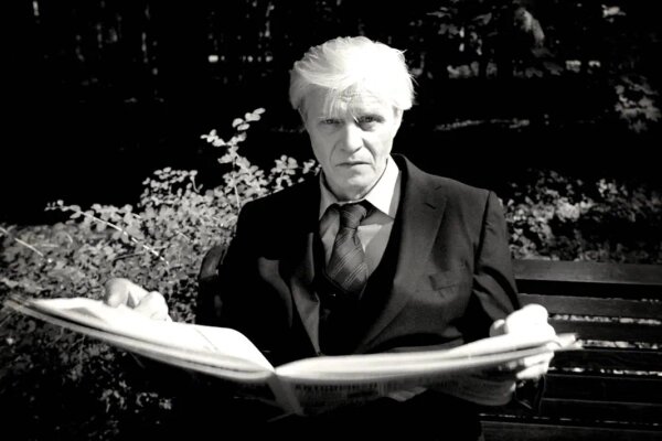 Рашид Тугушев в сериале «Безопасность» (2014), режиссёры Никита Высоцкий и Илья Лебедев. Обложка © Кино-театр.ру