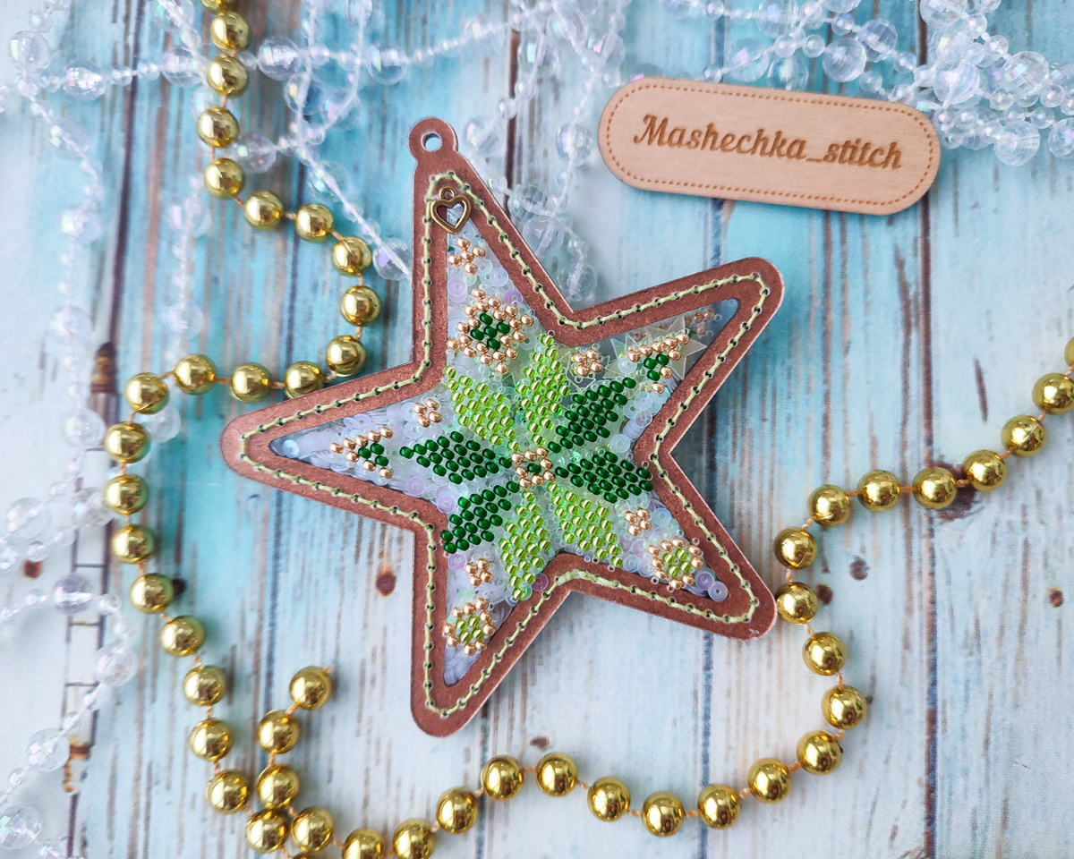 На каждой стороне звезды разный узор. Сторона 1