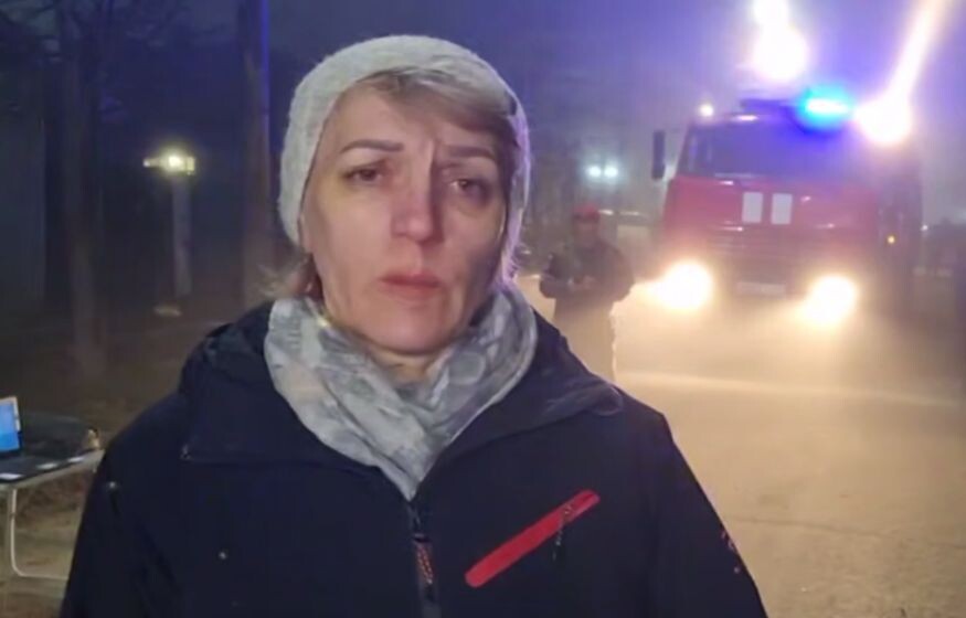    Беспилотник завис на деревьях рядом с домами. БПЛА упали в трех местах: Таганрог атаковали дроны, есть пострадавшие