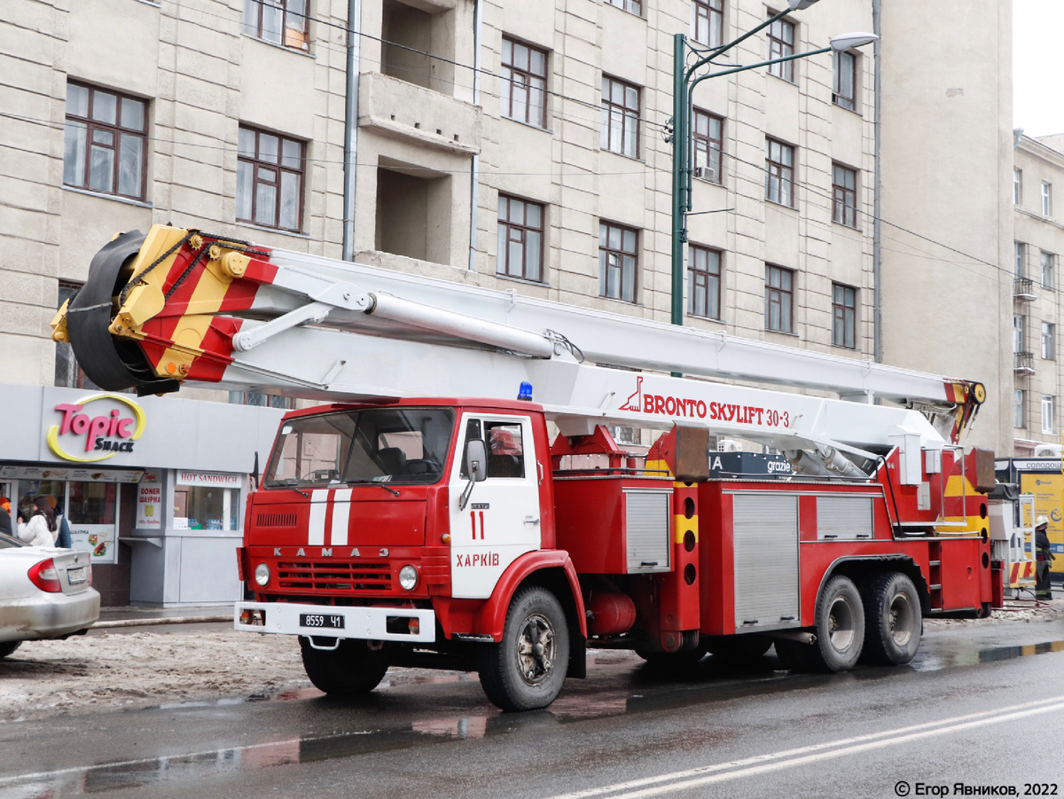 Автоподъёмник коленчатый пожарный Bronto Skylift 30-3 на шасси КамАЗ-53213 из ГПСЧ-11 г. Харькова. 