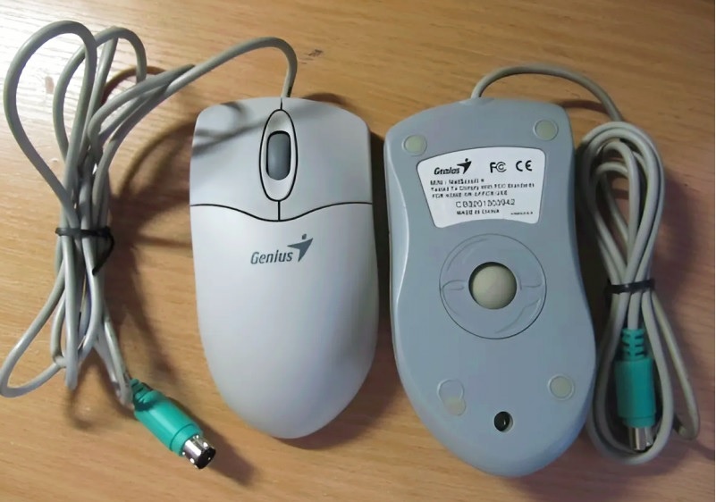 Вот мышь с шариком.