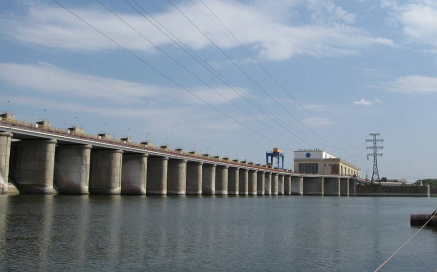 Каховская ГЭС. Мирный годы [https://topwar.ru/uploads/posts/2022-10/1823-1024.jpg] и [wikipedia.org].