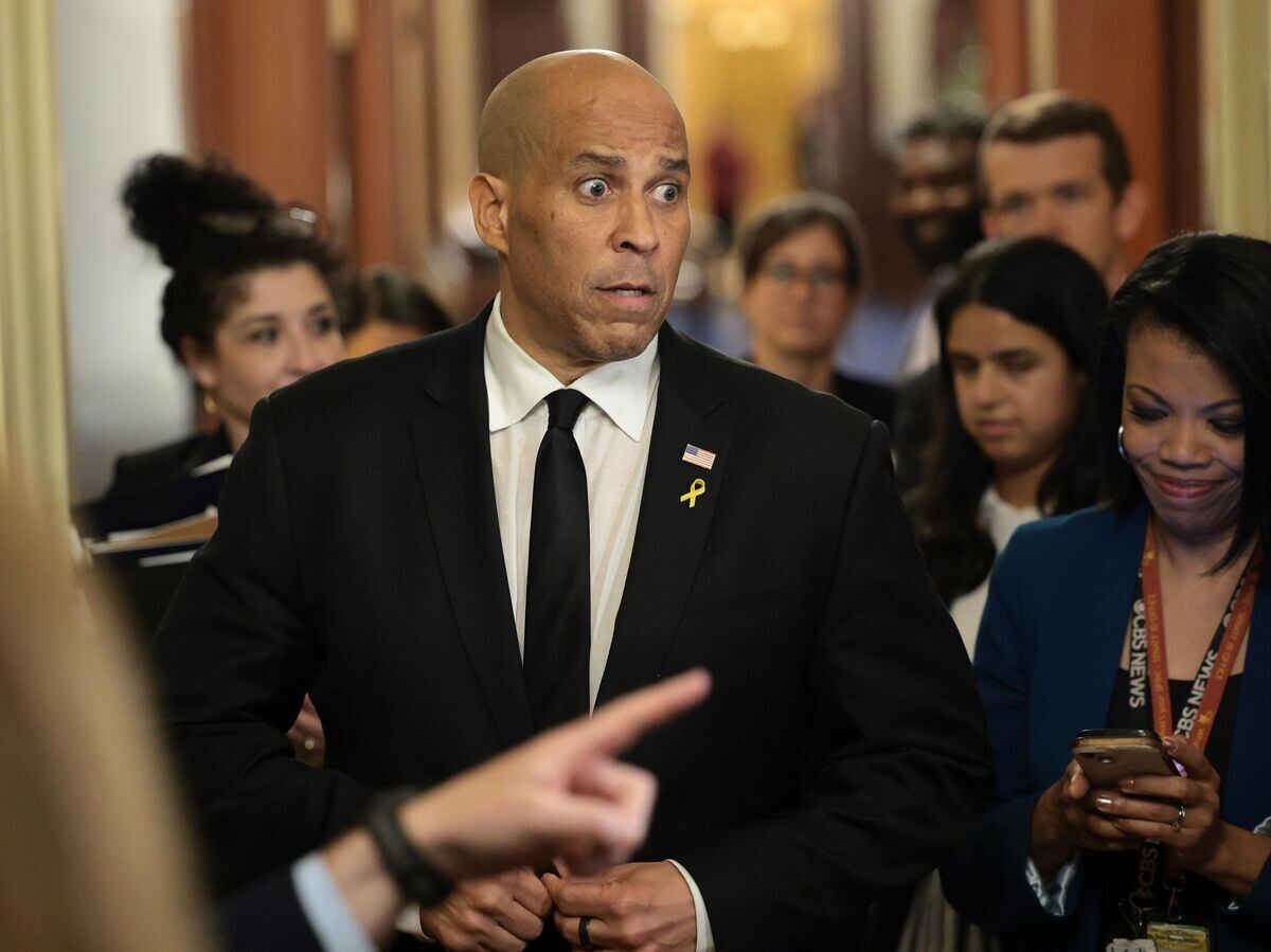    Сенатор Кори Букер после выступления в сенате США© Getty Images / Win McNamee