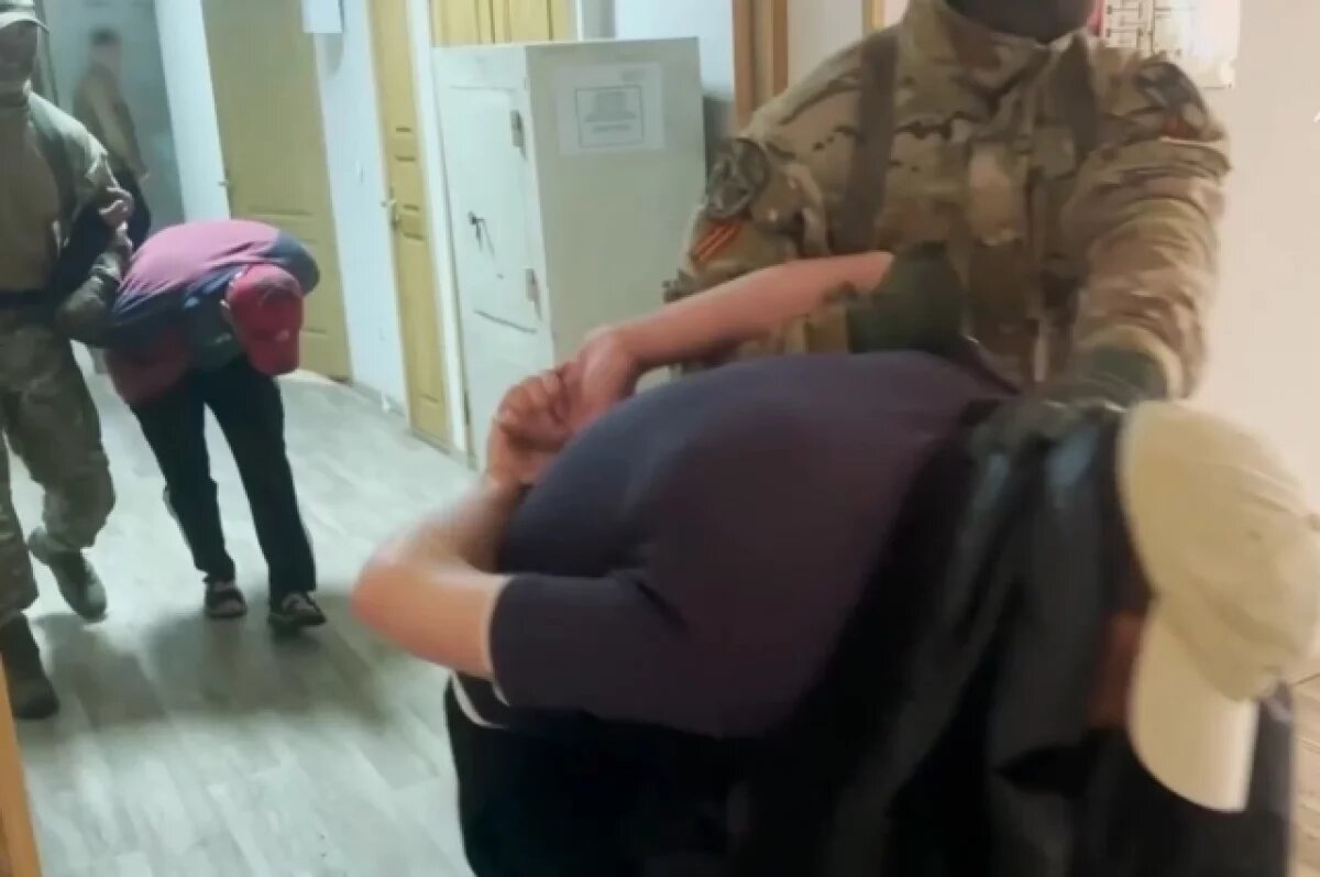    СКР завершил расследование громкого дела о рэкете в аэропорту Владивостока