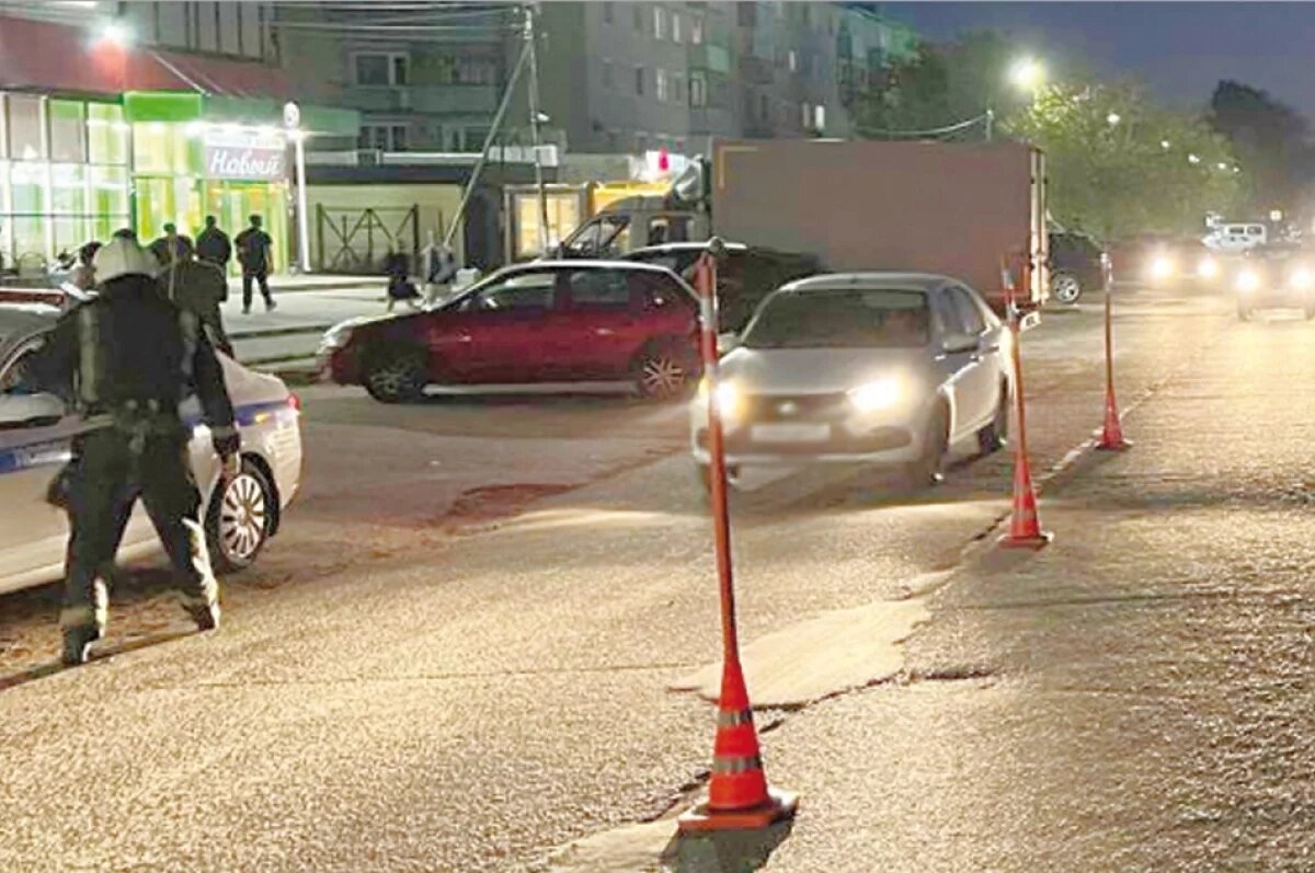    Опасной дорогой.