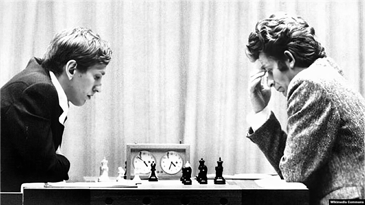 Матч между Робертом Фишером (слева) и Борисом Спасским в 1972 году