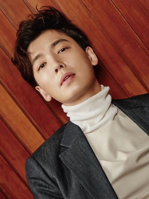 Чон Кён Хо, 41 год (Адвокат по трудовым спорам Но Му Джин)