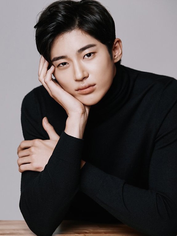 Пён У Сок, 33 года (Хватай Сон Чжэ и беги)