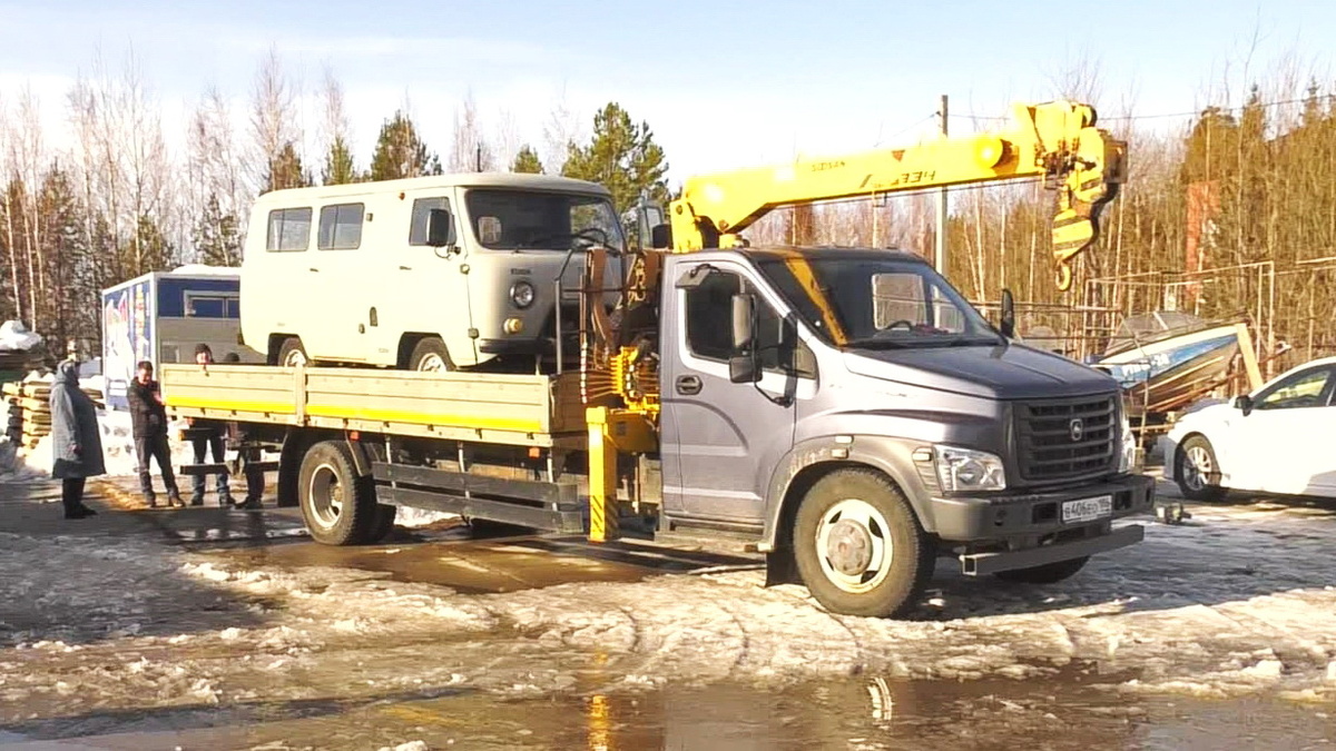    Жители Кондинского района отправили УАЗ на помощь югорчанам на СВО