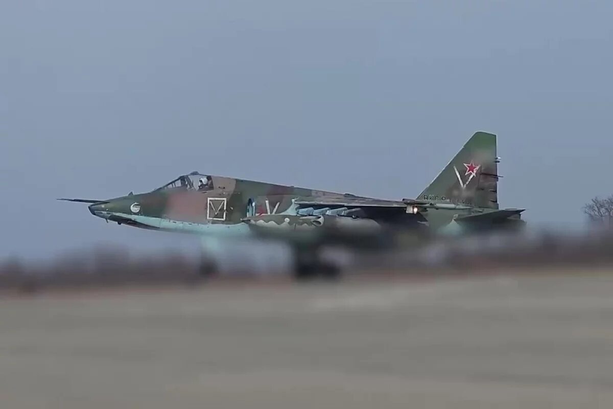    Штурмовики Су-25 нанесли ракетные удары по опорному пункту ВСУ под Курском