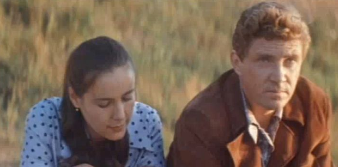 Кадр из фильма. Нина Попова в роли Марии и Владимир Гусев в роли Ивана