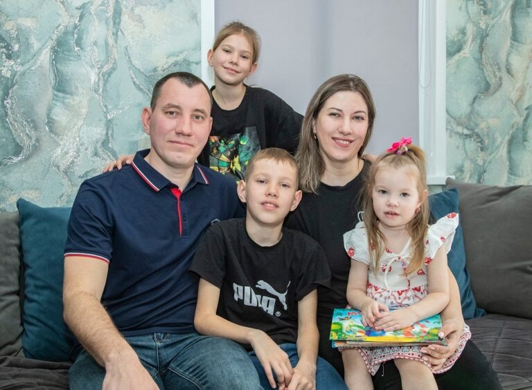    Семья оренбургского газодобытчика победила в муниципальном конкурсе Марина Шарт