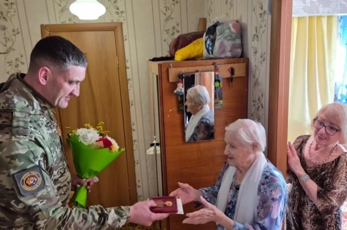    На Камчатке юбилейную медаль вручили 101-летнему ветерану