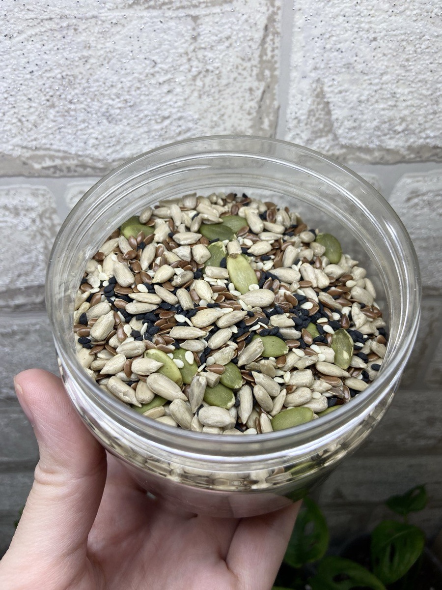 Эти я заказывала на ВБ, называются "Смесь семян для салатов и выпечки"