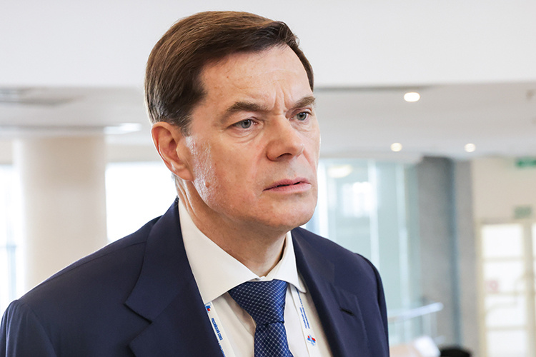    Пикантности сегодняшнему соглашению добавляет то, что в 2020 году Мордашов уже продвигал свои турбины Заинке и выступал категорически против модернизации с нелокализованными турбинами.   
Фото: © Roman Naumov / URA.RU / www.globallookpress.com