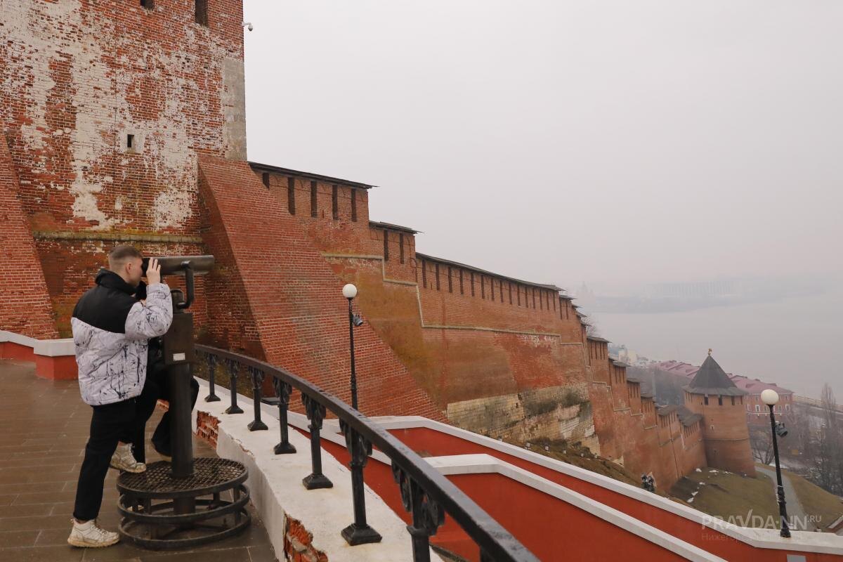    Кремль притягивает туристов из разных уголков мира