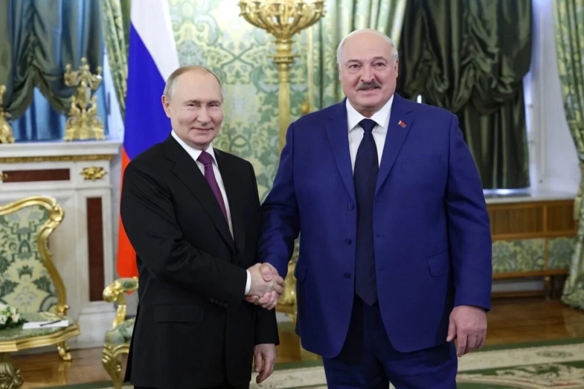    Лукашенко поздравил Путина с Днем единения народов