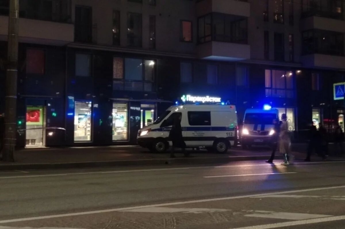    Влюблённая пара погибла, упав с высоты в Петроградском районе Петербурга