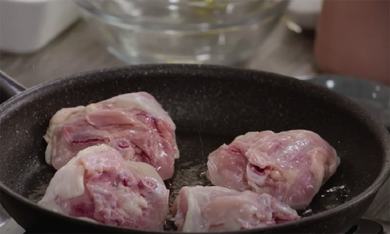 Особая испанская запеканка из курицы и риса