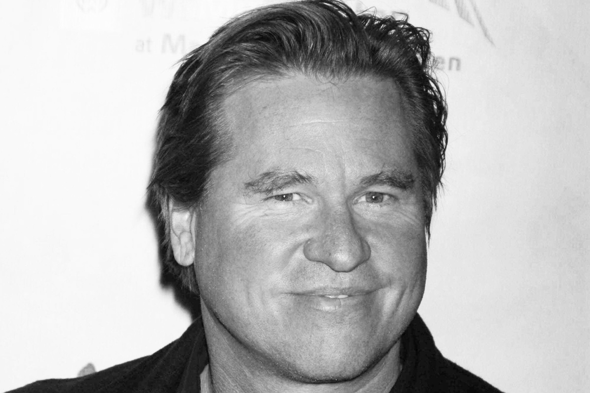     Умер от пневмонии партнер Оксаны Акиньшиной по фильму «Москва Zero», знаменитый американский актер Вэл Килмер