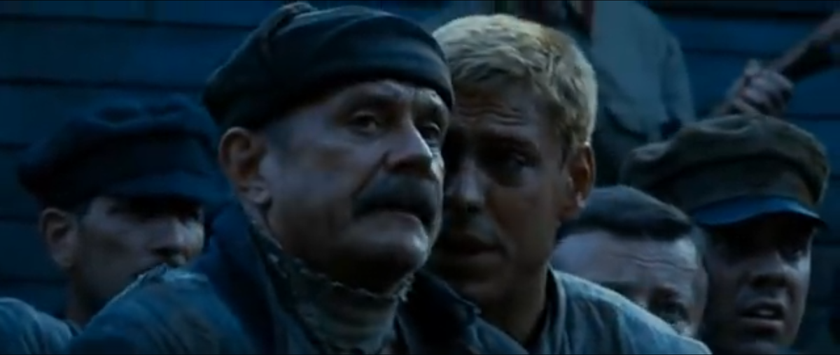 "Утомлённые солнцем-2. Предстояние." - уникальная актёрская и режиссёрская работа Мигалкова, совместившего в одном персонаже героического уголовника и страдающего интеллигента, затем отправившего его сражаться вопреки