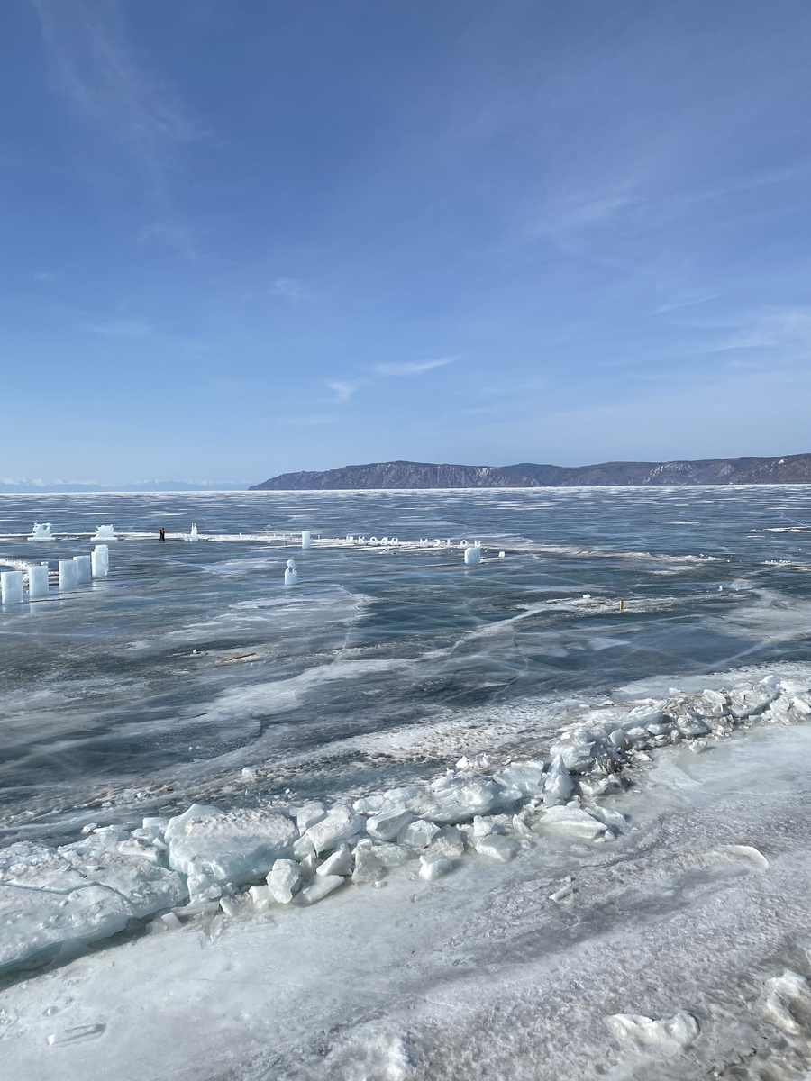 Застывший Байкал