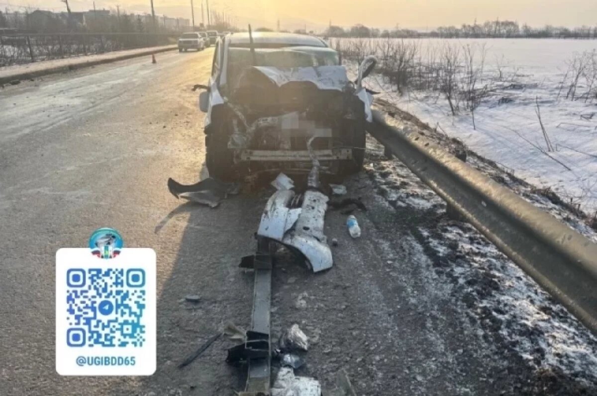    Пассажир Toyota Passo пострадал в столкновении с «КАМАЗом» на Сахалине